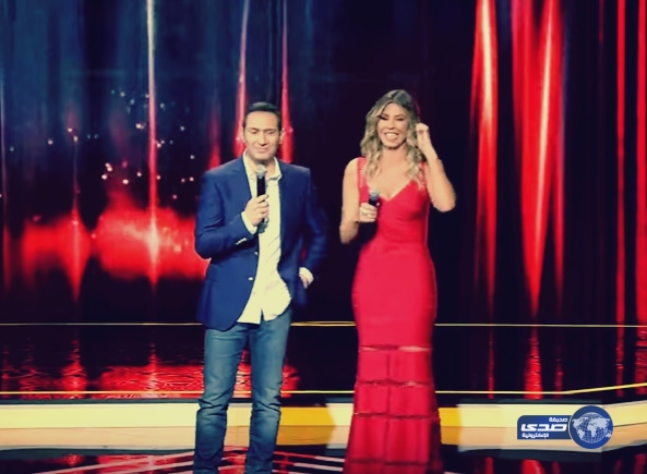 بالفيديو.. إعلامي يفاجيء زوجته في برنامج من تقديمها: «أنا جيت عشان أشوفك»