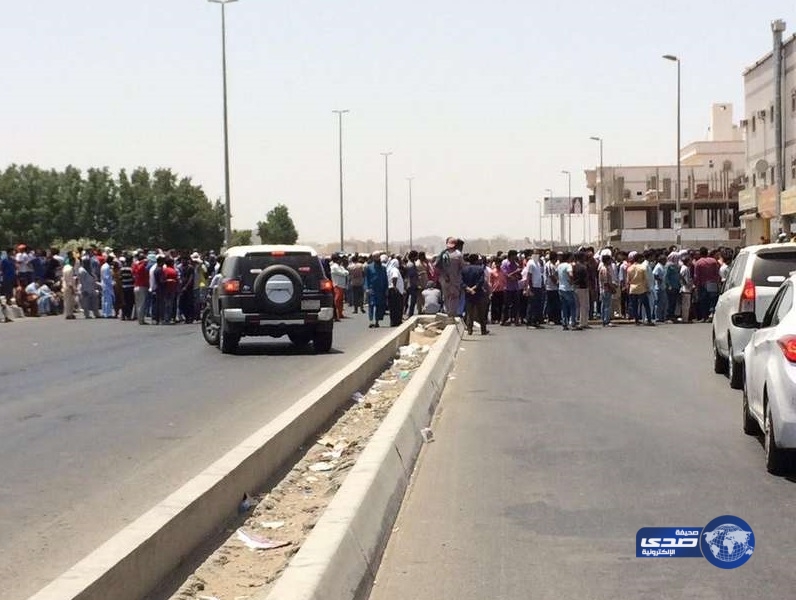 الجهات الأمنية تفض تجمعا لعمال “بن لادن” في جدة