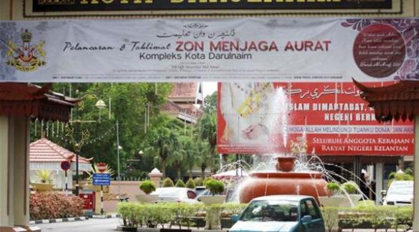 ماليزيا: اعتقال 31 امرأة بسبب “ملابس ضيقة”