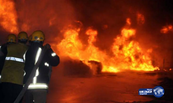 مدني تبوك يسيطر على حريق في إحدى المستودعات