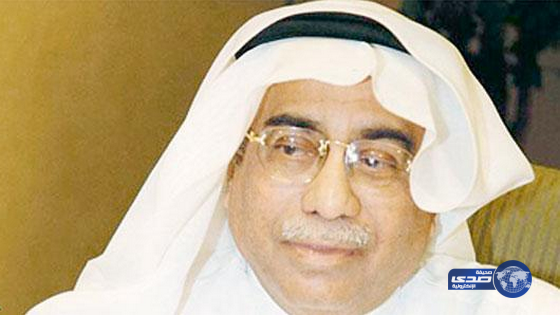 كاتب سعودي يشبه المرأة في عباءتها السوداء “بكيس الفحم”