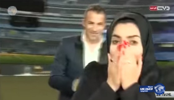 بالفيديو: برنامج تلفزيوني يحقق لفتاة إماراتية حلمها على الهواء مباشرة