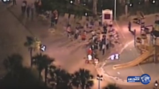 بالفيديو.. البحث عن طفل سحبه «تمساح» أثناء استرخاء والديه