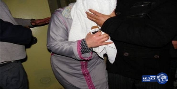 ألبست عشيقها نقابا وأسمته “أم علي”.. وعاشرته أسبوعاً في حضور زوجها!