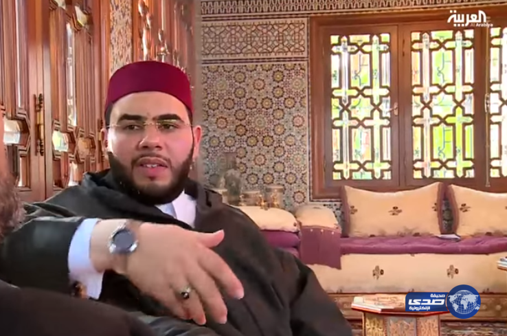 بالفيديو: قارئ مغربي يقلد قراءة الشيخ السديس للقرآن