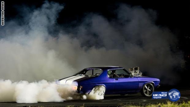 بالصور…تتطور علاقة الحب بين الاستراليين وسياراتهم