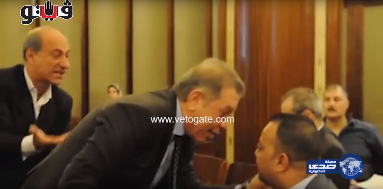 بالفيديو.. خناقة في البرلمان المصري بسبب وزير التعليم