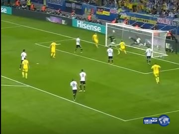 فيديو: إنقاذ ” إنتحاري ” لبواتينج يحافظ على نظافة شباك ألمانيا