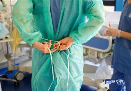 انفجار الزائدة الدودية في بطن شاب بعد رفض الطبيب تخديره في غرفة العمليات