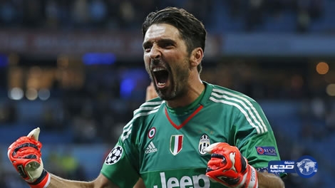 بوفون يحسم الأمر.. هذا سر تمسكي بقميص إنييستا