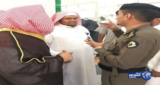 بالصور..شرطة مكة.. تضبط 40 شابًا ظهروا بملابس وقصات شعر مخالفة في أماكن عامة