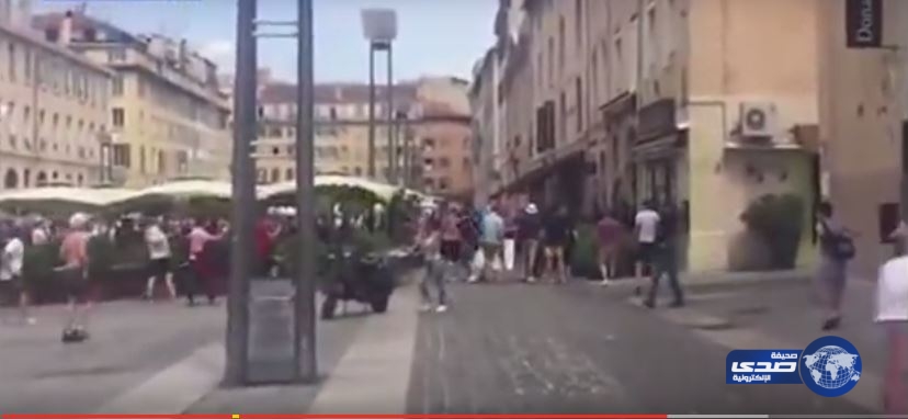 فيديو: أحداث عنف وشغب بين جماهير إنجلترا وروسيا