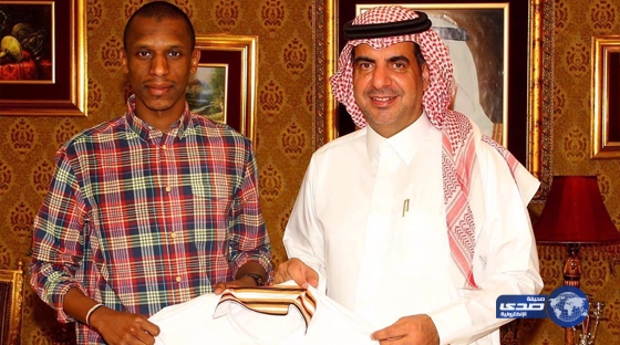 شراحيلي يوقع للشباب