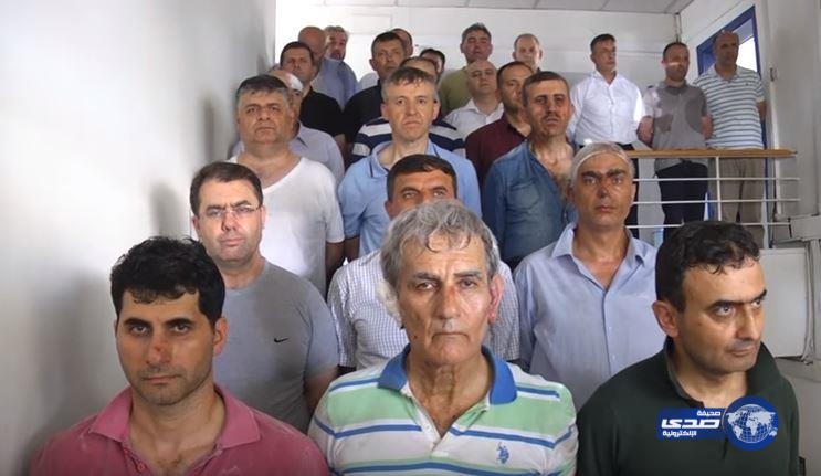 بالفيديو.. قائد محاولة الانقلاب في تركيا وأبرز القادة المتورطين يعرّفون بأنفسهم بعد اعتقالهم