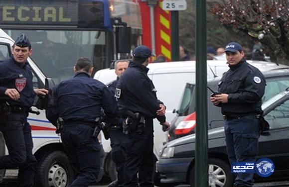 إحتجاز رهائن بكنيسة في فرنسا من قبل مسلحين بسكاكين