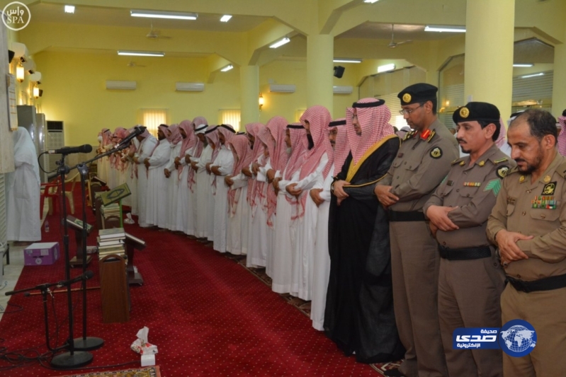 بالصور .. صلاة الميت على شهيد الواجب العريف يحيى المرضي