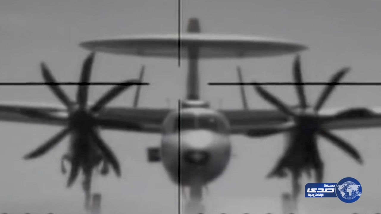 بالفيديو: طيّار يقهر قانون الجاذبية.. كيف؟