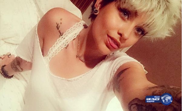 صور: ابنة مايكل جاكسون تشعل مواقع التواصل بجمالها