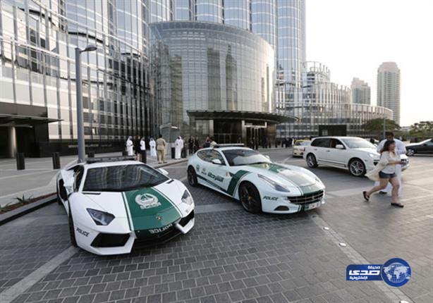 بالفيديو.. دوريات الشرطة في دبي.. أجمل سيارات العالم