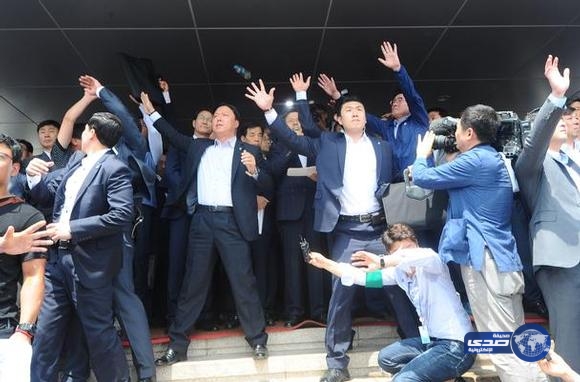 قذف رئيس وزراء كوريا الجنوبية بالبيض من قبل المحتجين