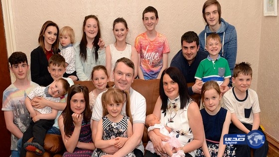 أكبر أسرة في بريطانيا تحتفل بمولودها الـ 19 وترغب بالمزيد