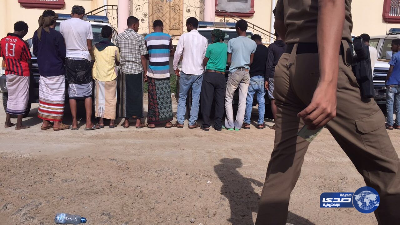 اﻹطاحة بأكثر من 300 مخالف في حملة أمنية مشتركة بين شرطة منطقتي  جازان وعسير