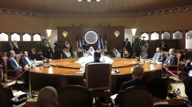 وفد الحكومة اليمنية المشارك في محادثات السلام يغادر الكويت..غداً