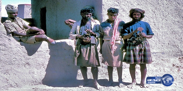 يالصور.. الزيّ اليمني التقليدي يكتسح شوارع أمريكا