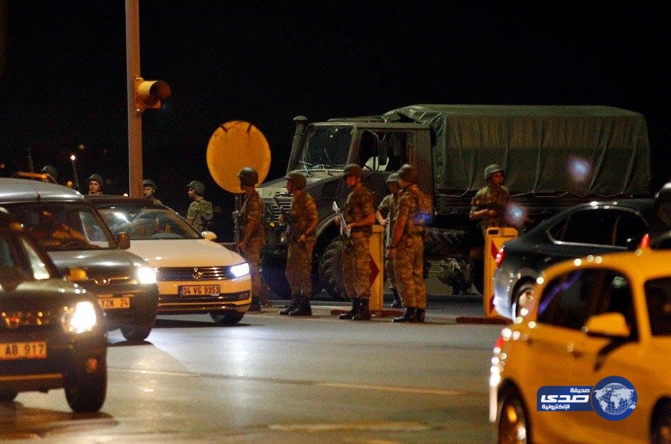 بالفيديو ..القبض علي  عدد من قادة الانقلاب في تركيا