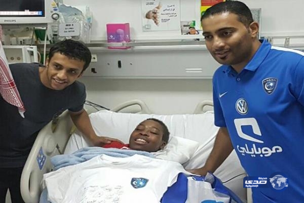 الشلهوب يحقق أمنية طفل طلب لقائه