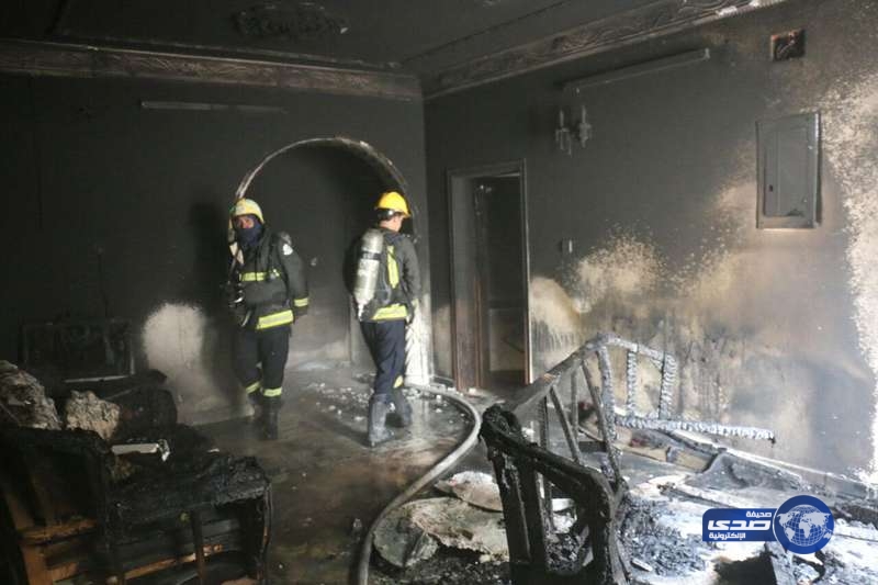 بالصور..إصابة شخصين اثرنشوب حريق في  منزل بريع ذاخر بالعاصمة المقدسة