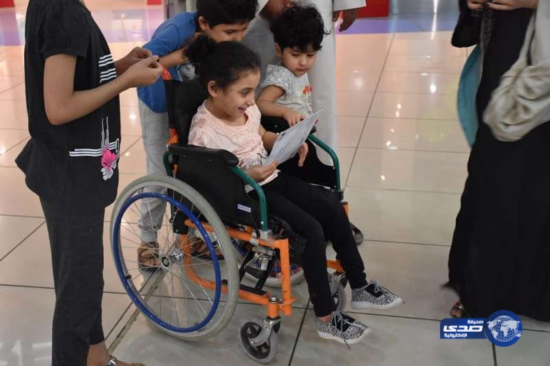 تقديم هدايا يومية للأطفال ذوي الاحتياجات الخاصة خلال مهرجان الرياض