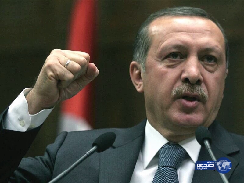أردوغان: أنا في طريقي إلى أنقرة.. وقيادات الجيش لم تشارك في الانقلاب