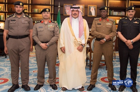 الأمير مشاري بن سعود يتسلم التقرير الأمني الشامل لشرطة الباحة