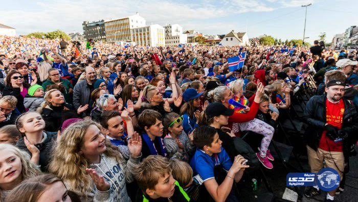 فيديو: لن تصدق أن هذا الاستقبال الأسطوري لفريق كرة كدم.. استقبال مقاتلي أيسلندا