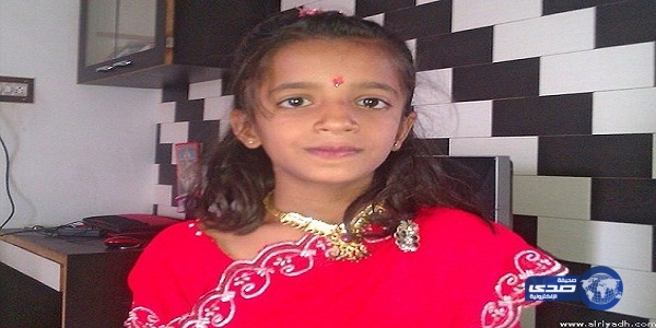 طفلة هندية تحتفل باستخراج ألف نملة من أذنها