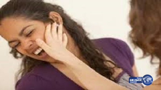 الصفع على الوجه.. أحدث طرق محاربة الشيخوخة و التخلص من التجاعيد  