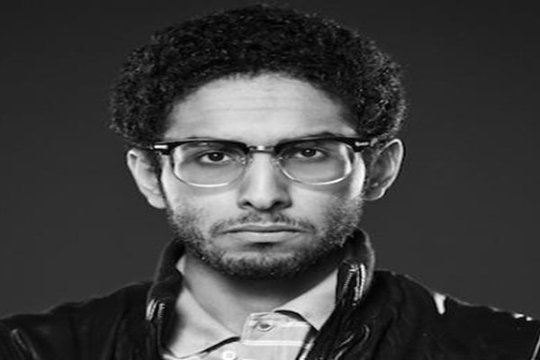 فهد البتيري يشعل مواقع التواصل بمشهد مع فتاة عارية في المسبح