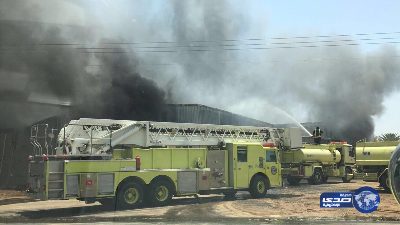 إصابة عاملين فى حريق بعرعر