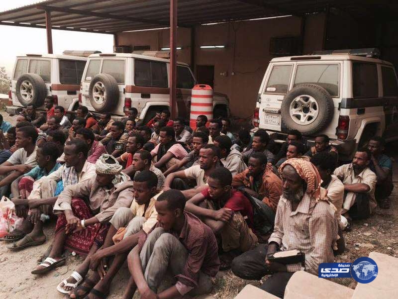 بالصور ..ضبط 95 متسلاً إفريقياً داخل إستراحة بعسير