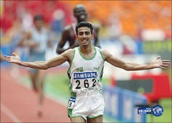 العتيبي يرفع علم المملكة في سماء البرازيل