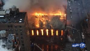 بالفيديو.. إجلاء آلاف الأمريكيين بسبب حريق هائل في نيويورك