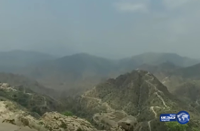 بالفيديو..  القوات السعودية تدمر مخابئ للحوثيين على الحدود بطائرات &#8220;الأباتشي&#8221;