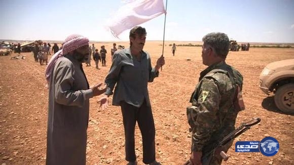 «داعش» يحرر مئات السوريين بعد أخذهم دروعاً بشرية