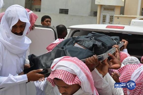 أهالي محايل عسير يشيعون جثمان الشهيد آل عامر