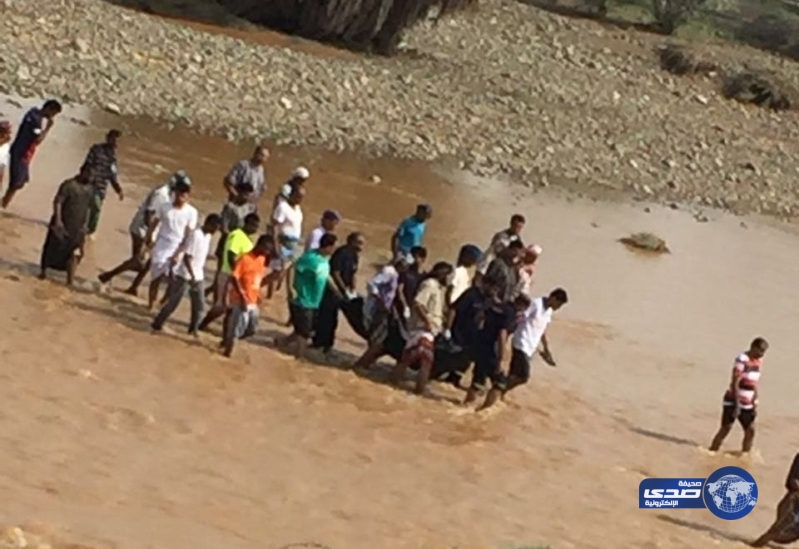 المدني ينتشل جثة يمني جرفته السيول في صبيا