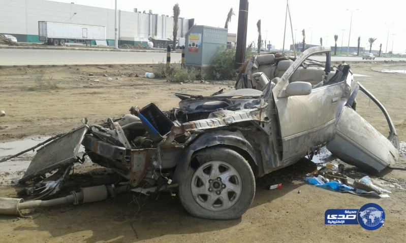 مصرع و إصابة 4 أشخاص في حادث إصطدام مركبة بنخلة بجازان