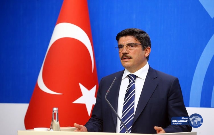 تركيا تعزل 4 رؤساء بلديات منتخبين
