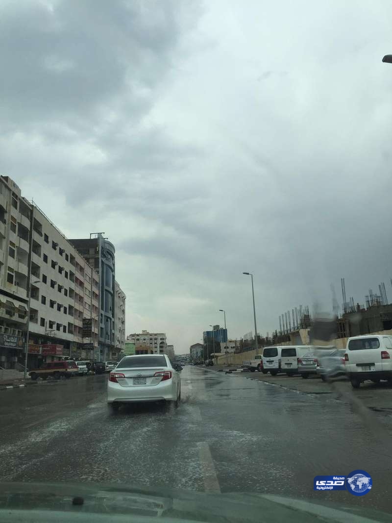 “المدني” يحذر المواطنين من أمطار الطائف