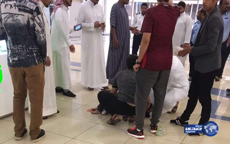 مصرع طفلة سقطت من الدور الثالث في مول بجازان